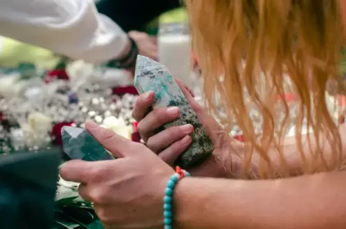 Savannah-Quartz-Stone-Cacao